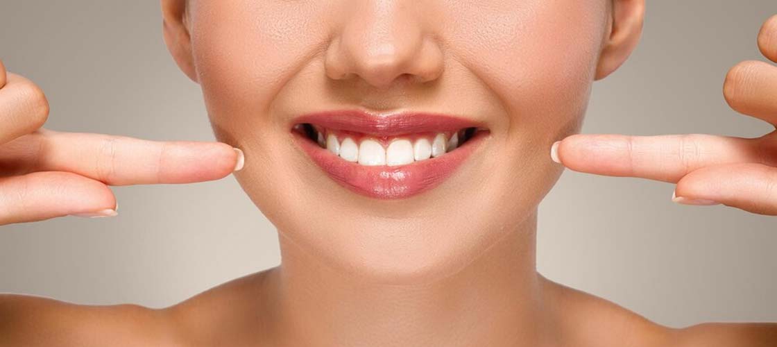 Top 5 Benefits of Professional Teeth Whitening Over At-Home Kits